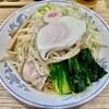 【今週のラーメン５１１０】らーめん 高尾（東京・荻窪）油そば 青菜 もやし 半熟玉子 ＋ まかないチャーシュー皿 ＋ メンマ皿 ＋ サッポロラガービル赤星　〜もはや荻窪エリアの定番汁なし系！令和生まれのノスタルジー系油そば激しくオススメ！