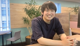 アプリケーションエンジニアJinさん 若いエンジニア達を支えられるチームの柱に！【働くかたち】