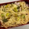 リーキとシメジとソーセージのパスタ