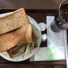 カツサンドとアイスコーヒー。館内が暖房で27℃と暑いので、アイスコーヒーにしました。(^_^;) (@ アーバングローブカフェ in 豊島区, 東京都) 