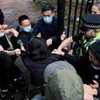 ​英で中国領事館員が集団暴行。