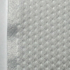 クリーンルームワイパーのエッジ処理によって粒子や繊維の程度が変わる。