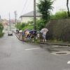 登校の風景：今朝も雨降り