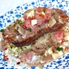 牛込神楽坂の「Tapir（タピ）」でいちごカレー(ビーフミートローフ)、菜の花サグ、デザート(りんご、ラズベリー、豆、すいとん、ブランデー)。
