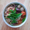 *タイ湖沿いにあるローカルのお店で食べるブンボーフエ【Bún Bò Huế - Mệ Vui】スープに浸して食べる揚げパン【quẩy】クオイ*