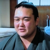 稀勢と奨菊。