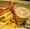 半熟月見 和風絶品チーズバーガー