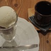 cafe E.den のブラウンスイス牛乳ジェラートセット（＋ 緑の葉っぱのミニスイーツ）＠大通り