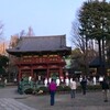 谷根千の朝は根津神社で「旅先ラジオ体操」