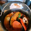 【櫻珈琲煎房】カフェカレーをフルコースで！鉄鍋熱々ピリ辛スープカレー