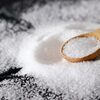 持ち塩が逆効果になることもある？効果的な包み方やどこに入れるべきかも