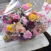 引っ越し祝いを届けたり。
