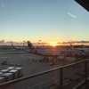 成田空港の始発飛行機乗り場で見た日の出写真