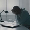 【米】74%が給料ギリギリの生活、燃え尽き症候群、仕事を辞めたい
