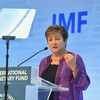 IMF、世界債務に関する警告を発出