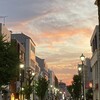 英文科の教授で翻訳家でもある同級生にバッタリ！ふだん聞けない話を知る