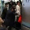 <span itemprop="headline">満員電車で、乗客を中へ押し込む係員は「Pusher」？</span>