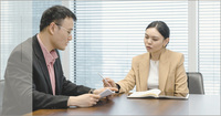 書いて考えるか、話して考えるか。会議で力を出せない人が知っておきたい「思考の経路」