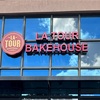 LA TOUR BAKE HOUSE（ラトゥールベイクハウス）のショートブレッドとバケット、そしてマナプア。私のイチオシのベーカリーショップです。