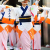 高知信用金庫(1):第59回よさこい祭り、10日愛宕競演場(高知、2012年)