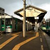 牟岐線二軒屋駅で1200形と1500形のすれ違い