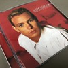 アーティスト：Jason Donovan