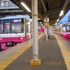 京成津田沼でやってくる列車が逆転した１枚を撮影