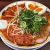 魁力屋で辛みそラーメンを背脂多め、味玉をつけて頂く（魁力屋/西調布）