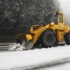 熊本県内に寒気、山間部で積雪　阿蘇では重機が除雪作業