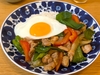 【志麻さんレシピ】鶏肉と野菜ごろごろ「ガパオライス」