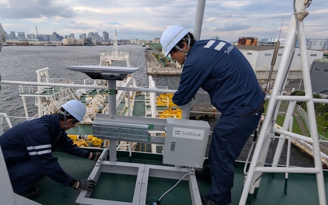 災害時に海上から通信を。通信事業者4社が共同で船上基地局の設置訓練 ー「つなぐ×かえる」プロジェクト