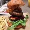 東京ミッドタウン日比谷にあるお洒落なダイナー！HIBIYA FOOD HALL「BROOKLYN CITY GRILL（ブルックリン シティ グリル）」のメニューとハンバーガーを紹介