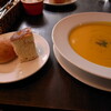   かぼちゃのスープとパン