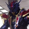 【年末は、仮面ライダーグレートクローズ変身ポーズで体全体ストレッチして、元気に過ごそう】