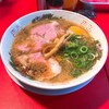 京橋の丸岡商店でラーメンを食べてきました