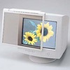 眼精疲労 － PCモニターの過剰な明るさ