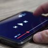 YouTubeの画面が小さくなった時の直し方は？スマホとPC別に詳しく解説！