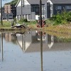 登校の風景：田植えの季節に