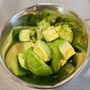 今日のお酒のお供は無限アボカドに決まり〜🥑