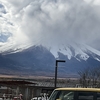 山中湖にて富士山と白鳥