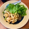 蕎麦つぐみ食堂 銀座店（新富町）ベトナム風 パクチー小エビかき揚げそば〔冷〕＋生パクチー