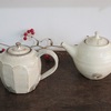 花岡隆さんのポットや湯呑みなどが入荷致しました