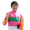 今村聖奈、渾身のガッツポーズを披露！「尊敬する福永調教師の厩舎の馬で勝てて嬉しい」
