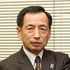 田母神俊雄とはどのような人物ですか？  田母神俊雄は、日本の軍事評論家であり、政治活動家でもあります。かつては航空自衛官としても活躍していました。彼は保守的な立場から国防や安全保障に関する意見を発信し、時に物議を醸すこともあります。また、過去には特定の発言が問題視されたり、議論を巻き起こしたりすることもある人物です。