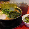 家系ラーメン大輝家 日吉店 - フォロワーサービス「ワカメ」初食。味「かなり薄め」。味の濃さは自分には十分。いつに無くトロミと言うか乳化気味。ワカメはなかなか良い滑り。カタメ麺のソリッドな味わいの中に、ヌメッとした柔らかい感触がランダムに、食感が楽しい。