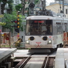 夏の東急世田谷線三軒茶屋駅『幸福の招き猫電車』