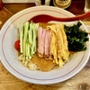 【今週のラーメン５９６７】東京味噌らーめん 鶉（東京・武蔵境）味噌冷やし中華 ＋ サッポロ赤星　〜灼熱の武蔵境で出会う冷涼なる味噌世界！鍵盤のように美しい具材と極太手揉み麺が奏でる夏の名作！