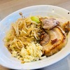 麺屋 味方｜新橋｜ラーメン750円☆インパクトが