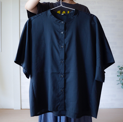 無印良品で買ってよかった！夏から秋まで使える万能ブラウス。