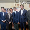 国会内の会議と地元の会合を行ったり来たり